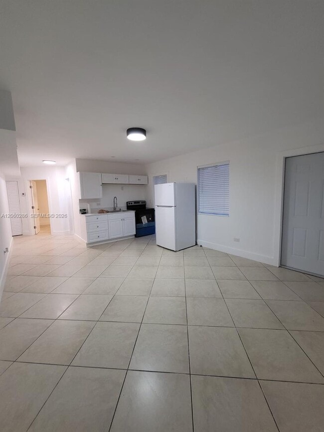 Foto del edificio - 2359 NW 32nd St