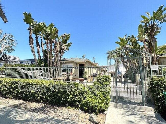 Building Photo - 1572 Reed Ave