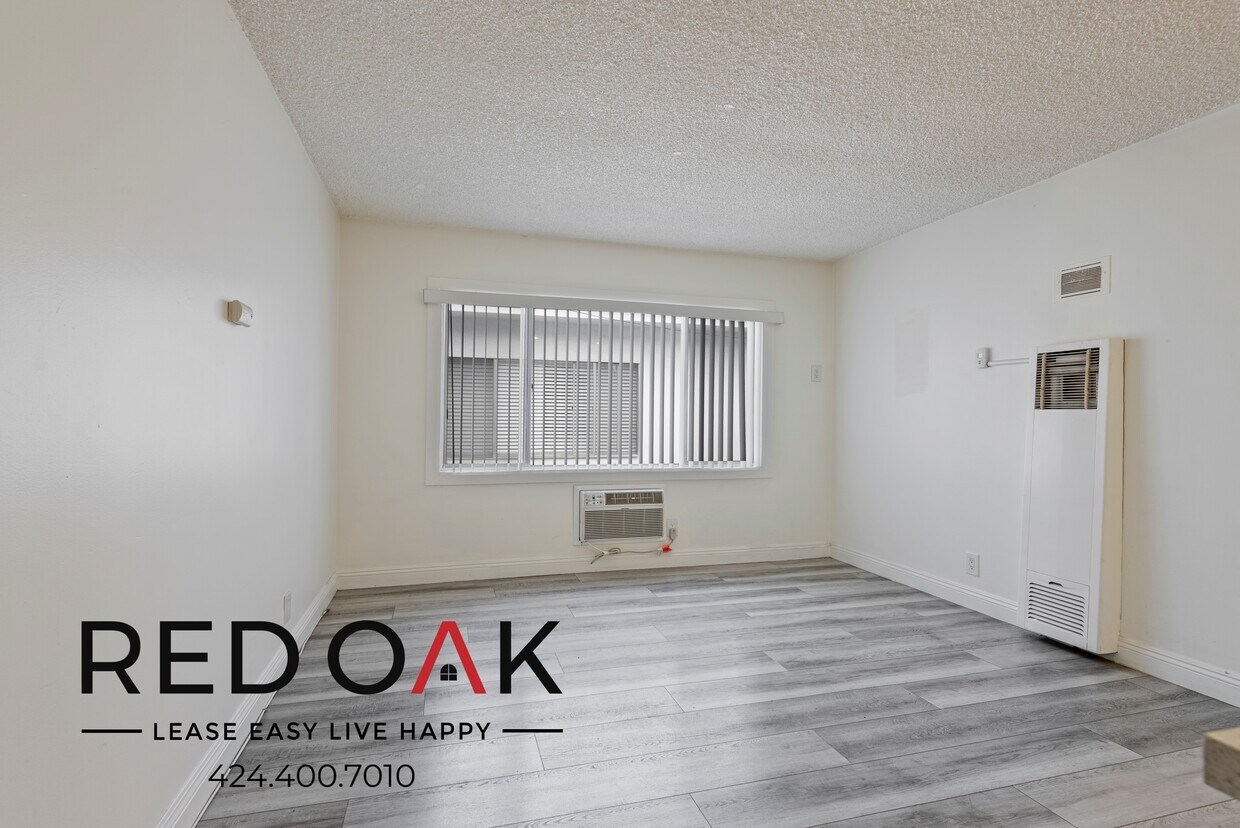 Primary Photo - ~1 Month FREE~ Fantastic Top Floor One Bed...