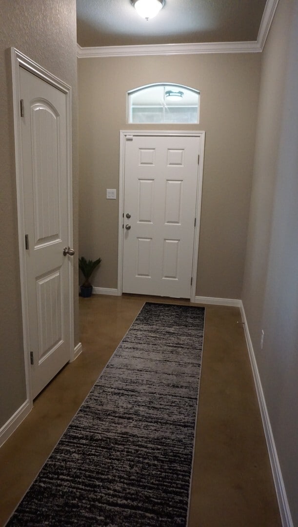 Building Photo - CUSTOM FEATURES