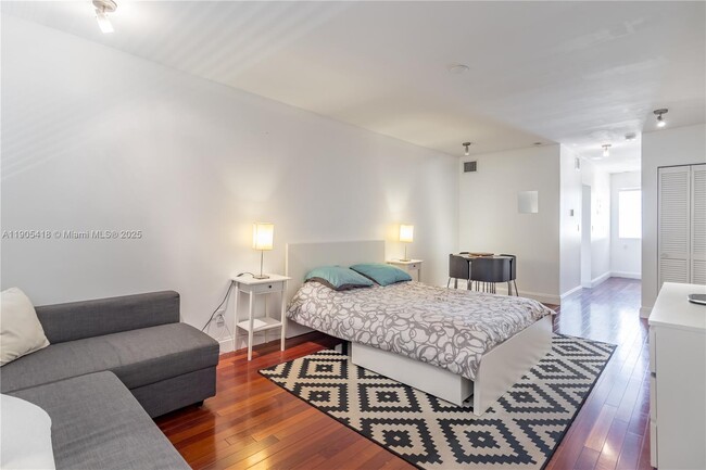 Foto del edificio - 1340 Drexel Ave