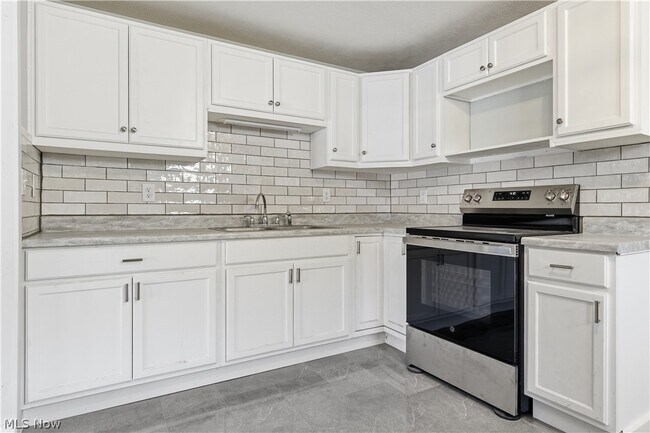 Building Photo - 1115 Myrtle Ave