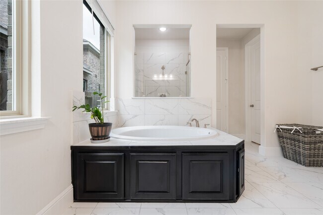 Building Photo - 14827 Vista Chase Trl