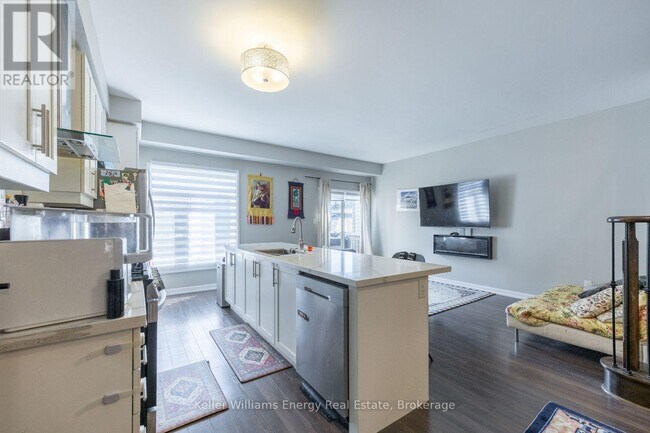 Building Photo - 72 Longshore Way