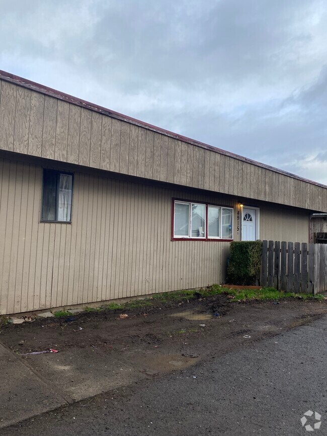 LentsPowellhurstGilbert Apartments under 3,000 Portland, OR 3 Rentals