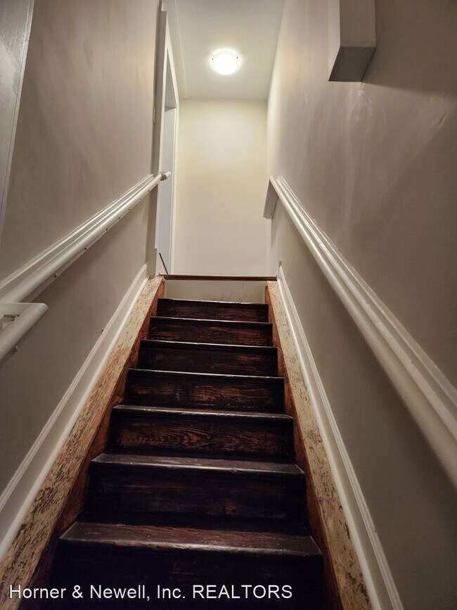 Building Photo - 2 br, 1 bath House - 2600 W. Main Street (...