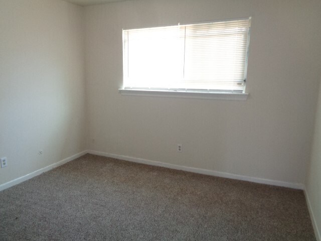 Foto del edificio - 5504 Deep Forest Dr