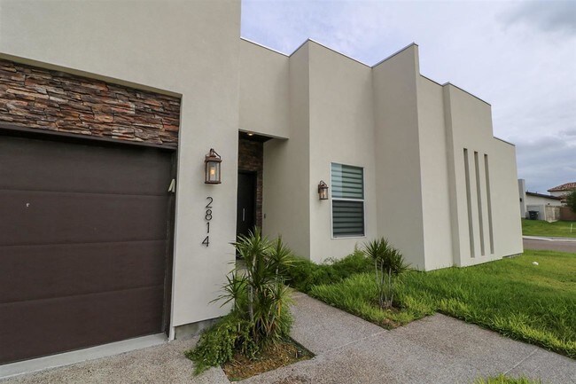 Building Photo - 2814 Hammett Dr