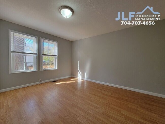Foto del edificio - Adorable 3/1 Home in Albemarle