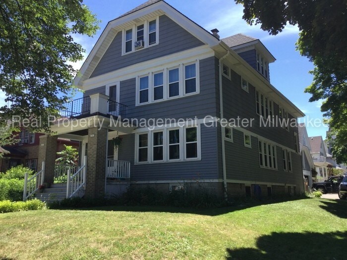 6941 Milwaukee Ave, Wauwatosa, WI 53213 Room for Rent in Wauwatosa