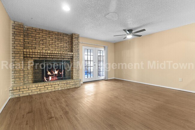 Foto del edificio - Spacious 2-Bedroom Duplex in South Fort Wo...