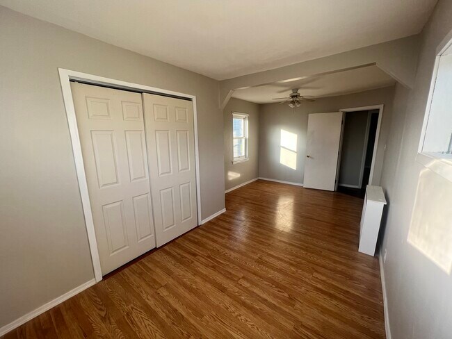 Building Photo - 1136 Logan Ave