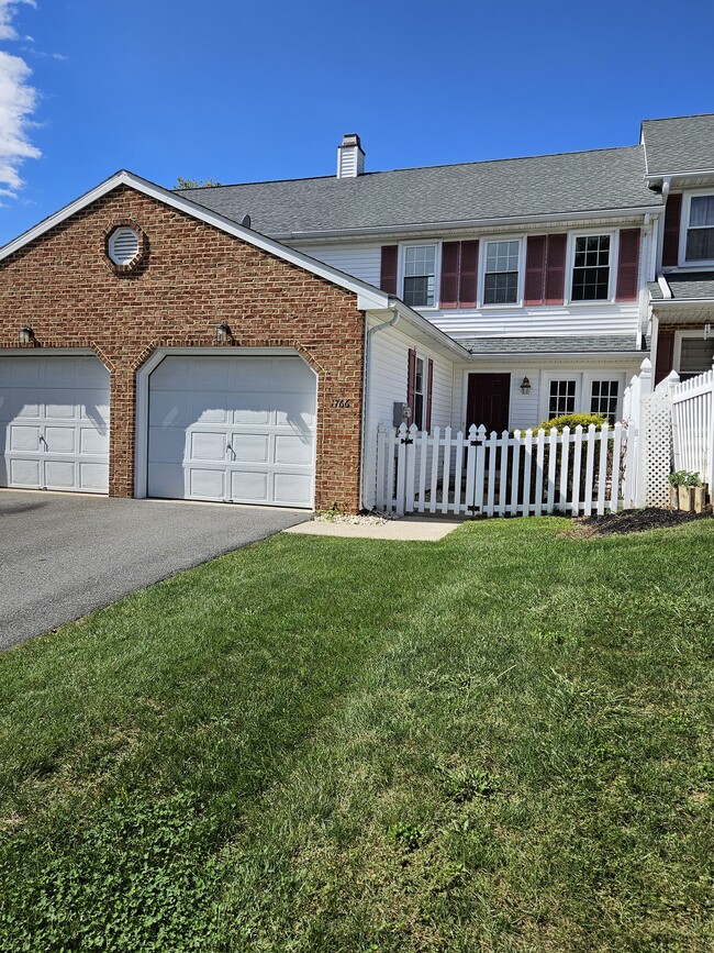 Building Photo - 1766 Betz Farm Dr
