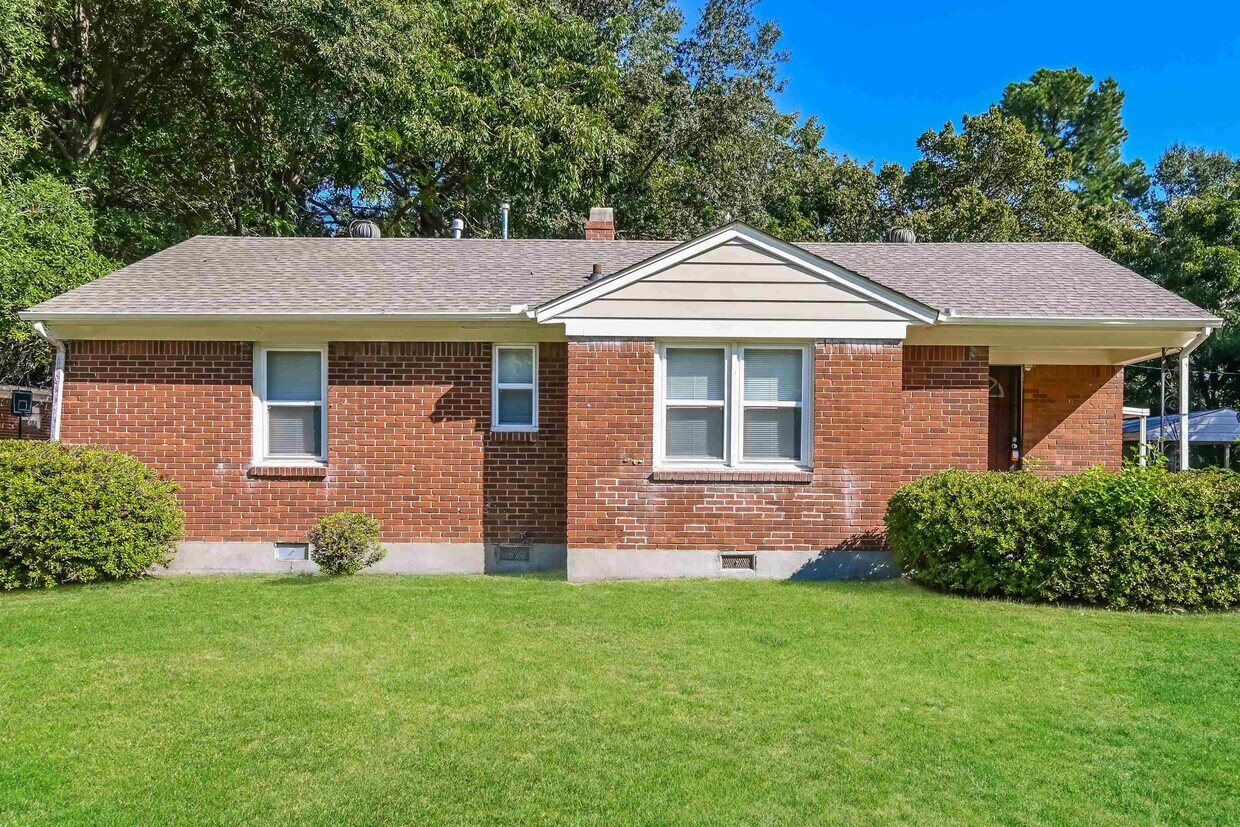 Foto principal - 3046 S Edgeware Rd