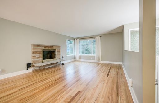 Foto del edificio - Beautiful 4 Bedroom Home in Matthews Beach AVAILABLE NOW!