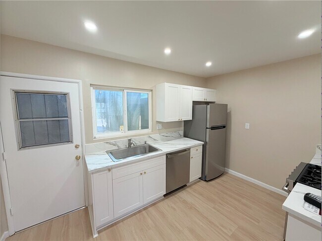 Foto del edificio - 936 W Foothill Blvd