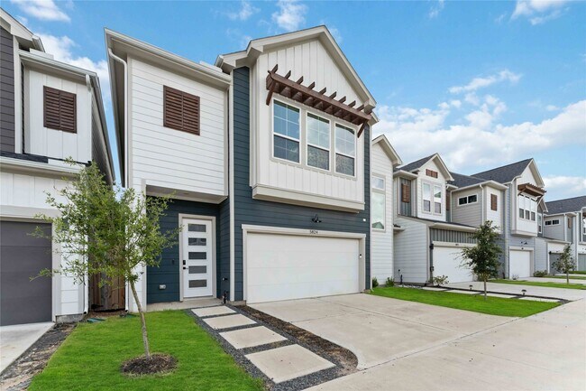 Foto del edificio - 5824 Highland Sky Ln