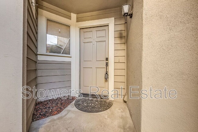 Building Photo - 424 Sutton Cir