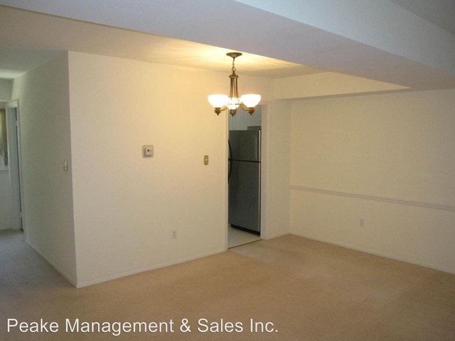 Building Photo - 7739 Tiverton Dr