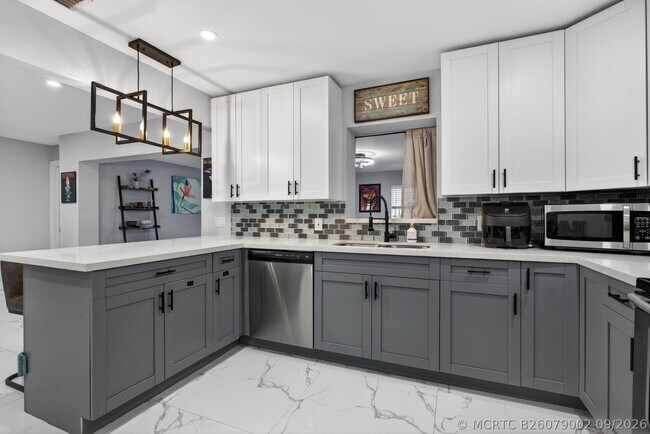 Foto del edificio - 3330 NW 69th St