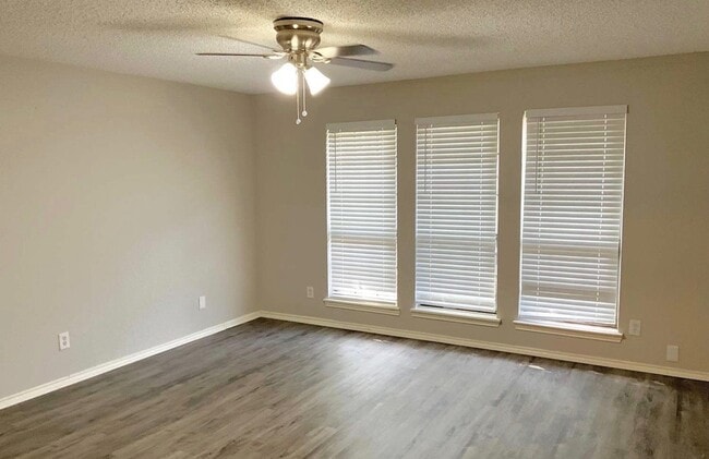 Building Photo - 5411 Rimrock Ct