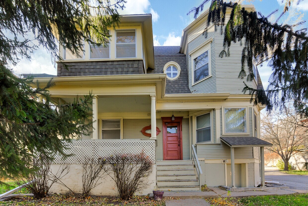 112 N 38th Ave Unit 3, Omaha, NE 68131 Room for Rent in Omaha, NE