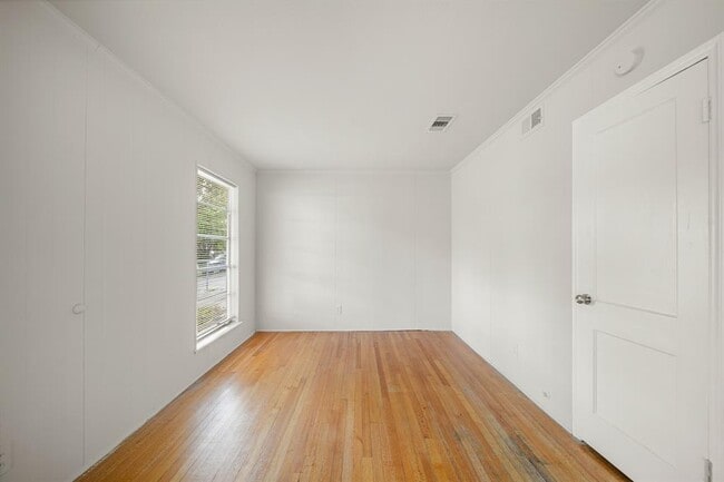 Foto del edificio - 10506 Barada St