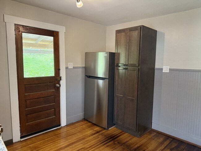 Foto del edificio - 926 W Water St