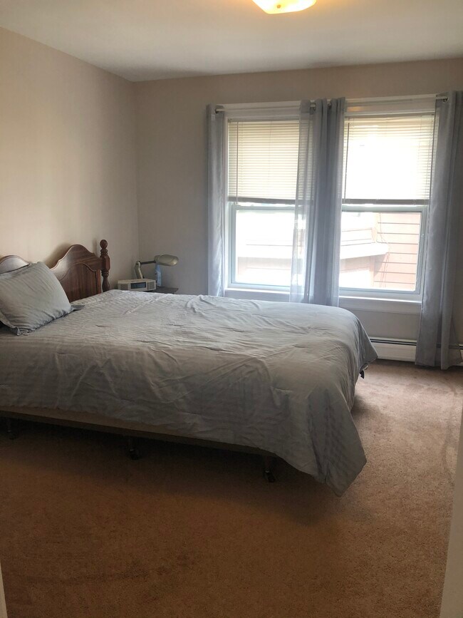Bedroom 1 - 324 Laurel St