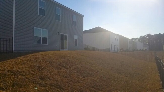 Building Photo - FEBRUARY SPECIAL!!! $500 SECURITY DEPOSIT ...