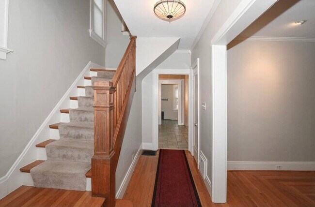 Building Photo - 3250 Woodford Rd