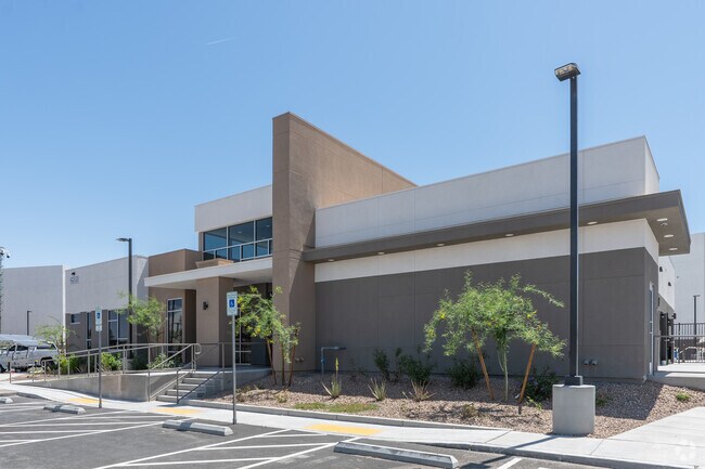 Oficina de arrendamiento - Landing 36