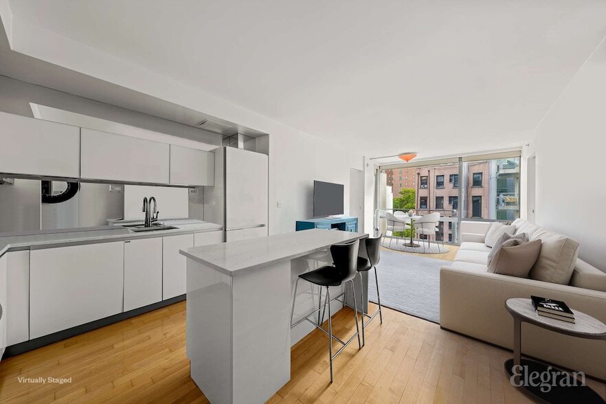 Foto principal - 425 E 13th St