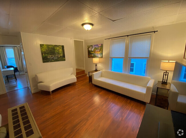Building Photo - 46 Oak Ter