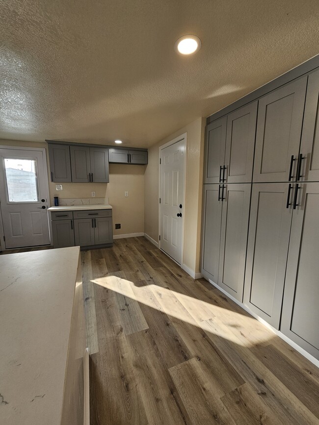Building Photo - 4310 W 159th St