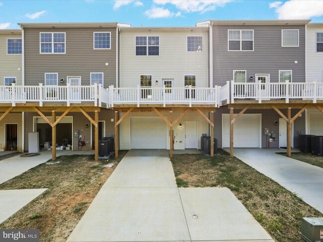 Building Photo - 1004 Wicklow Dr