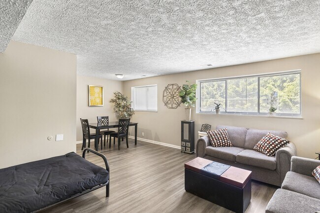 Foto del edificio - Greenway Apartments