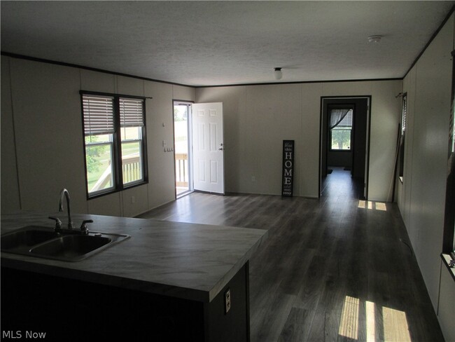 Building Photo - 4446 College Hill Rd