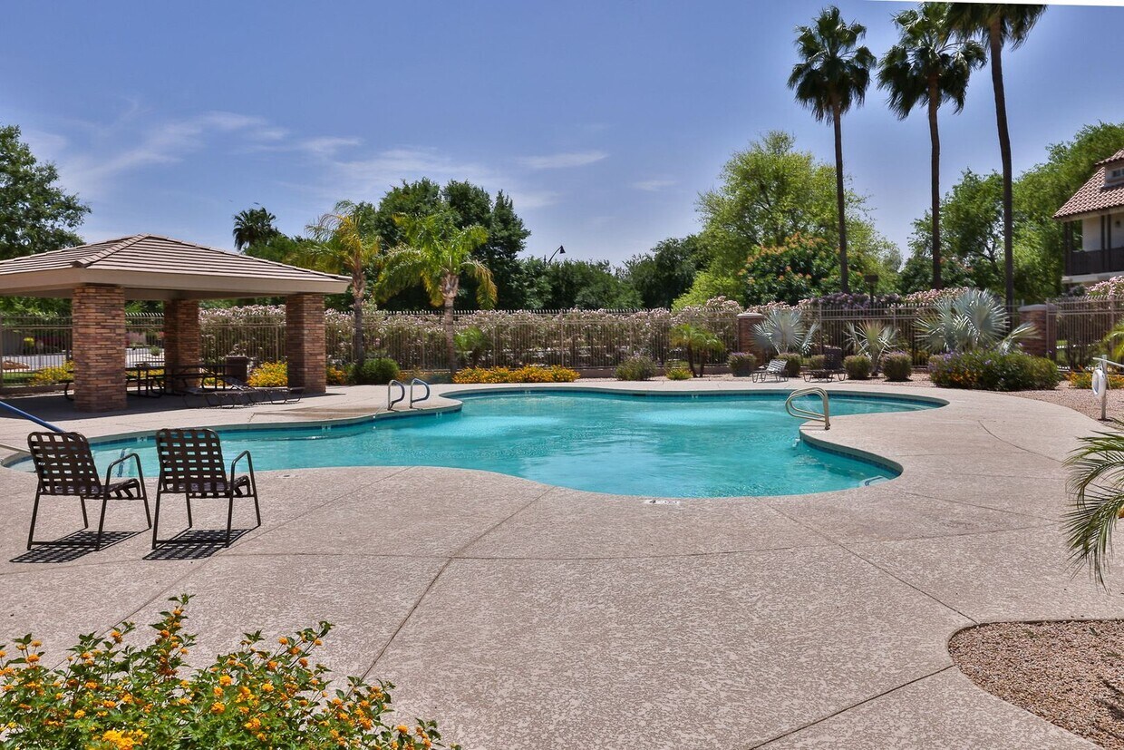 Foto principal - Beautiful Gilbert 3 bed/3 bath Home in The...
