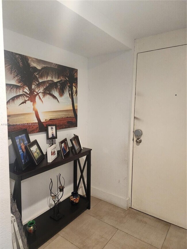 Foto del edificio - 8419 Forest Hills Dr