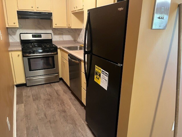 Building Photo - Unit 37