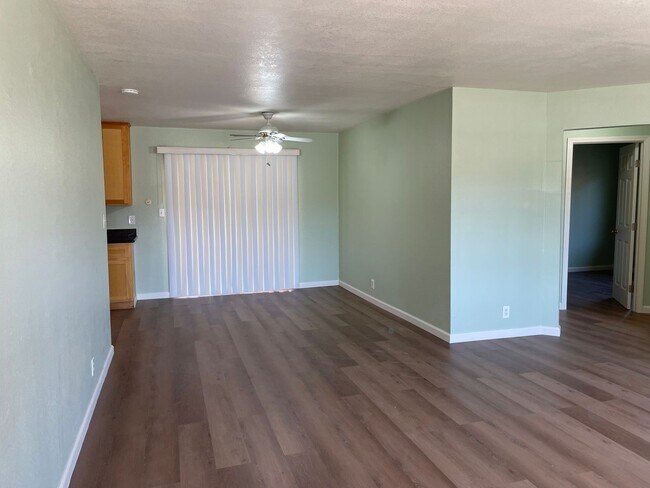 Building Photo - Charming 2 bedroom 1 bath house in Hayward...