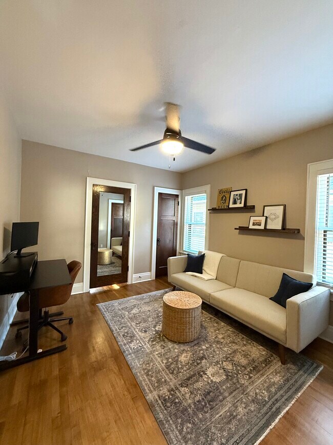 Foto del edificio - 2156 N 62nd St