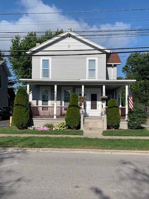 Primary Photo - 10 Swan St