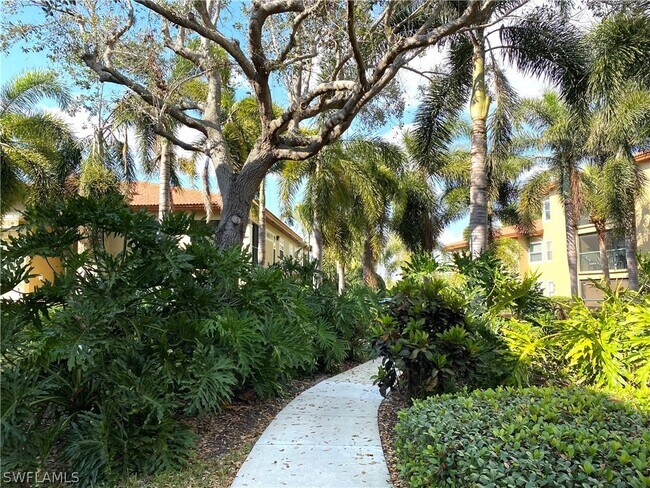 Foto del edificio - 8861 Colonnades Ct W