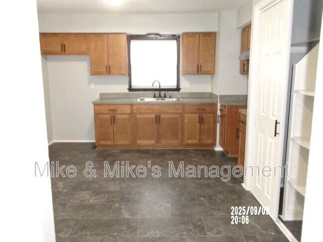 Foto del edificio - 6400 N 73rd St