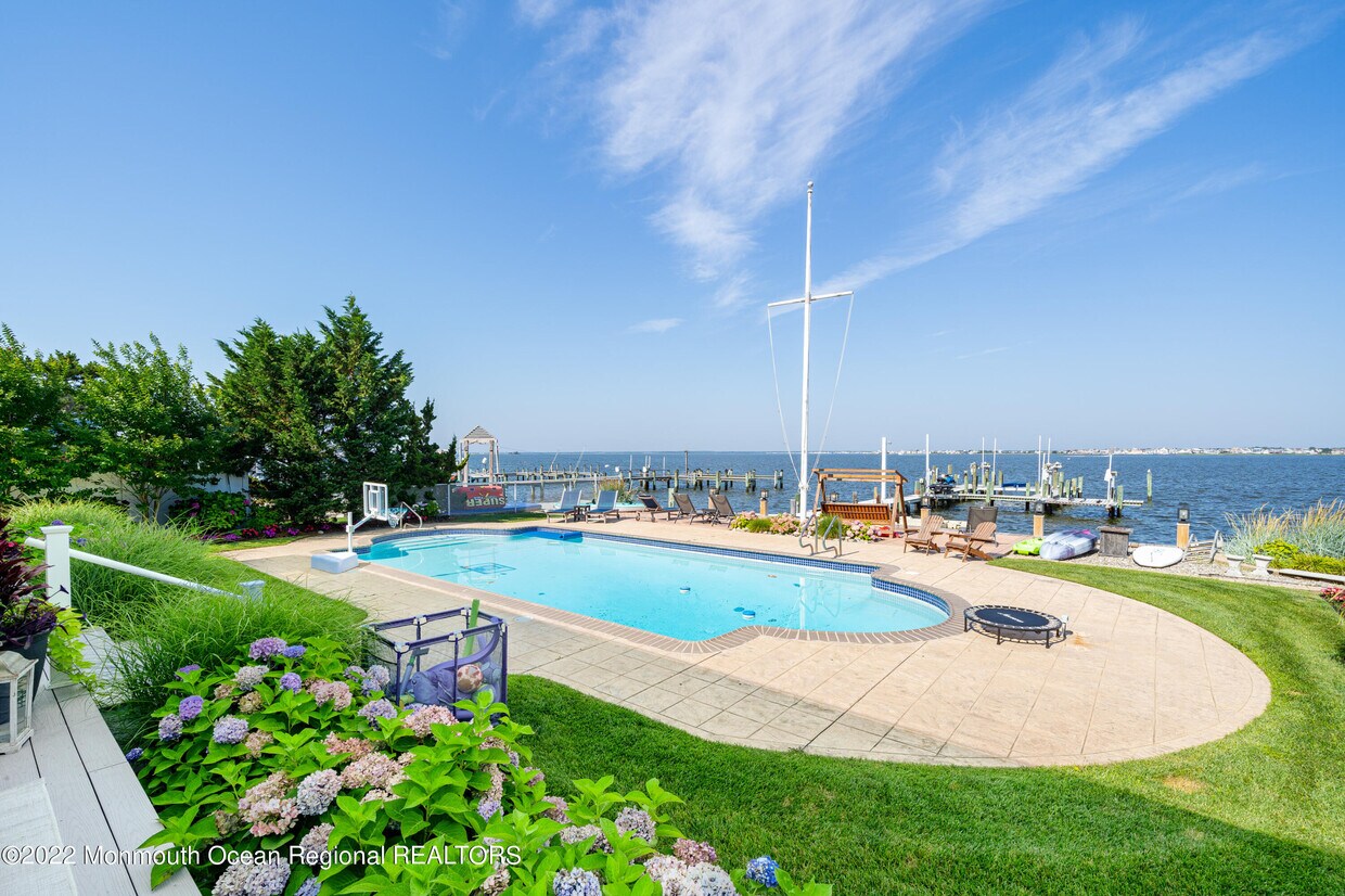 Foto principal - 346 Bay Ln