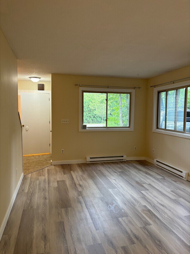 Área de estar - 309 Holy Cross Rd