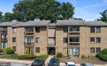 Building Photo - 10580 Cross Fox Ln