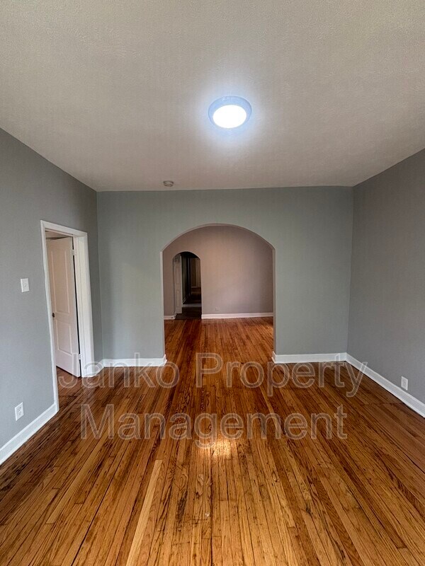 Foto del edificio - 7308 S Kenwood Ave
